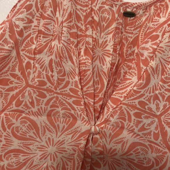 Coral Floral O’Neill Top - Picture 5 of 5